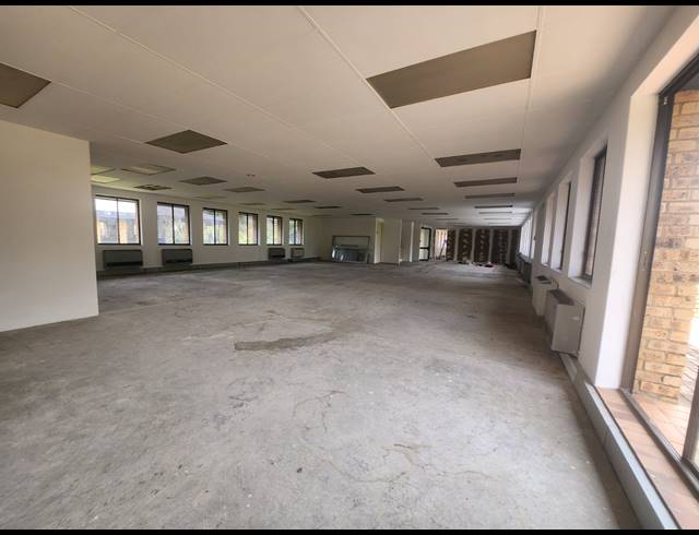 270M² OFFICE TO LET IN VORNA VALLEY